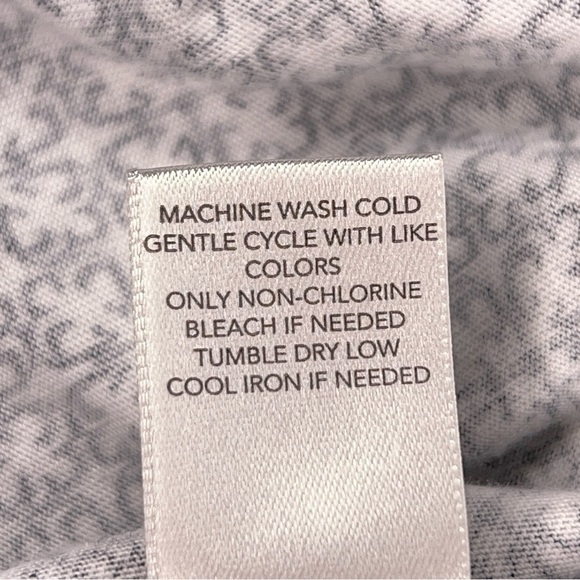 XL CHRISTOPHER AND BANKS BLACK WHITE TOP VNECK STRETCH GEOMETRIC BOHO - Picture 13 of 13